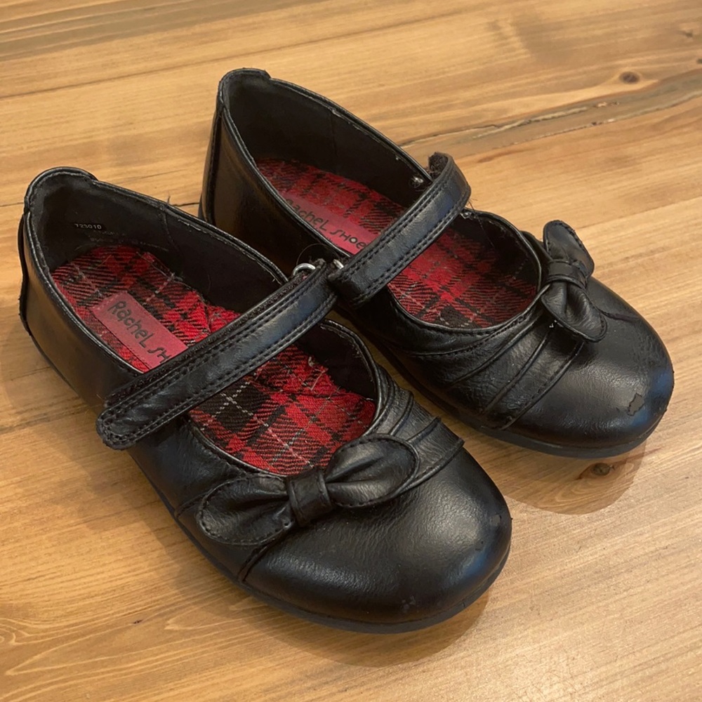 Black dress shoes